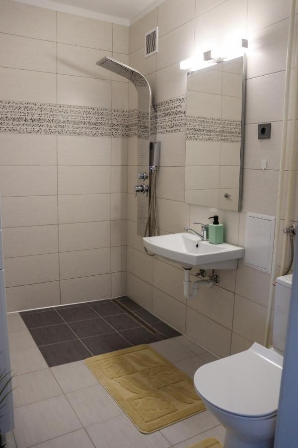 Krisztina Apartman Salgotarjan Exterior foto
