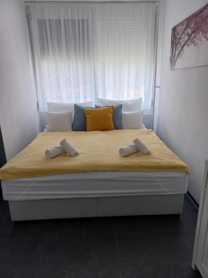 Krisztina Apartman Salgotarjan Exterior foto