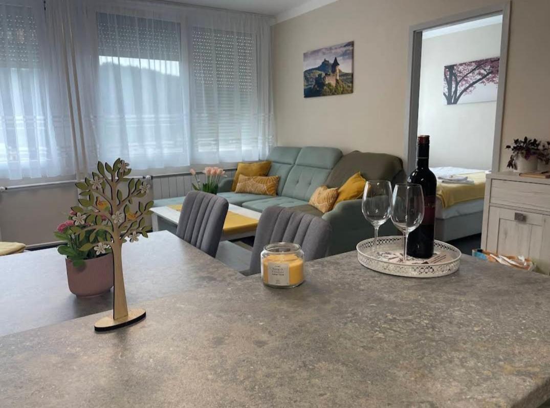 Krisztina Apartman Salgotarjan Exterior foto