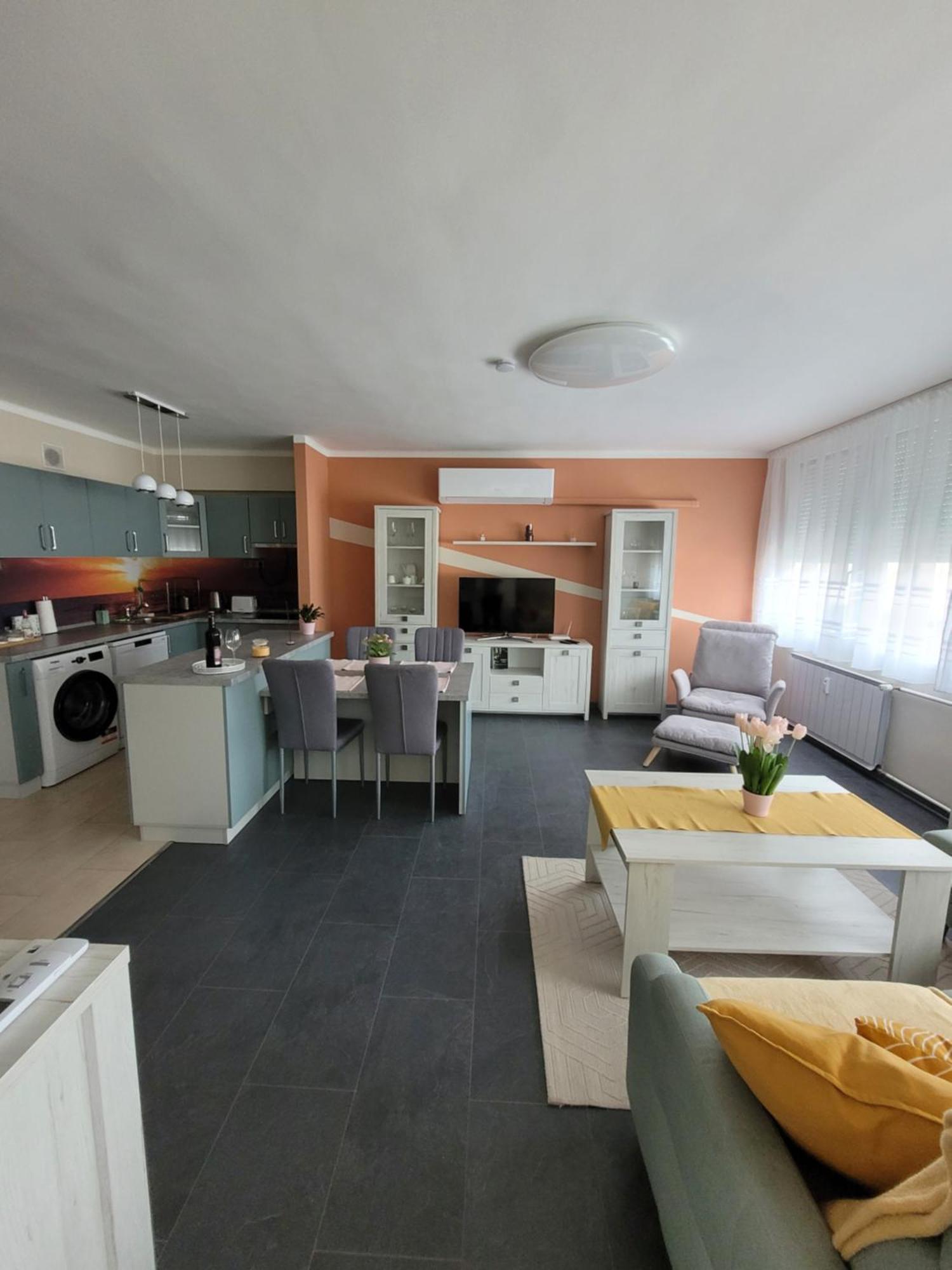 Krisztina Apartman Salgotarjan Exterior foto